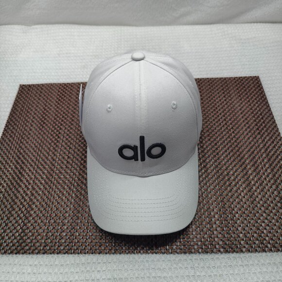 🔥NWT🔥ALO Yoga Lightweight Baseball Cap | Moisture-Wicking & Adjustable Fit - Picture 1 of 5